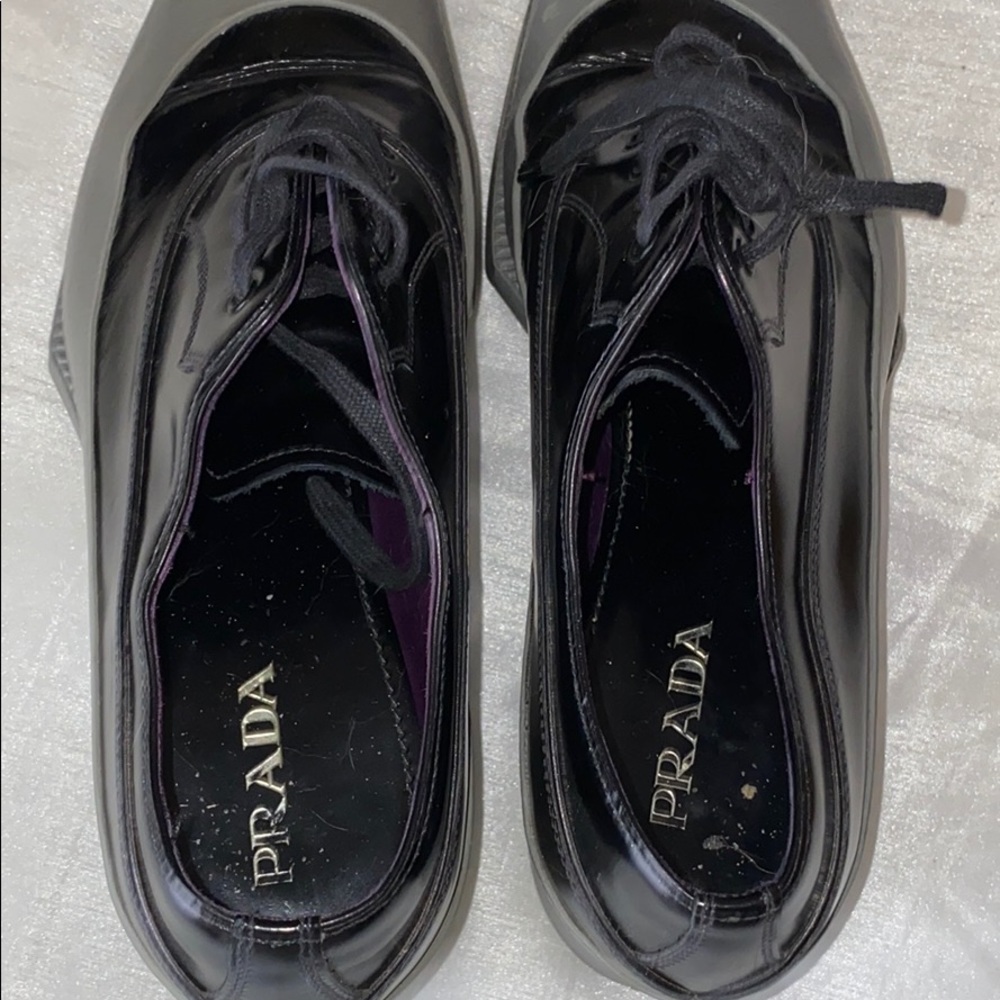 Prada - Picture 3 of 6